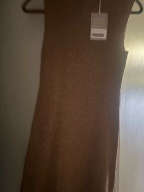 Everlane Cozy-Stretch Sleeveless Midi Dress Brown XXS NWT

NEW WITH TAGS ✨